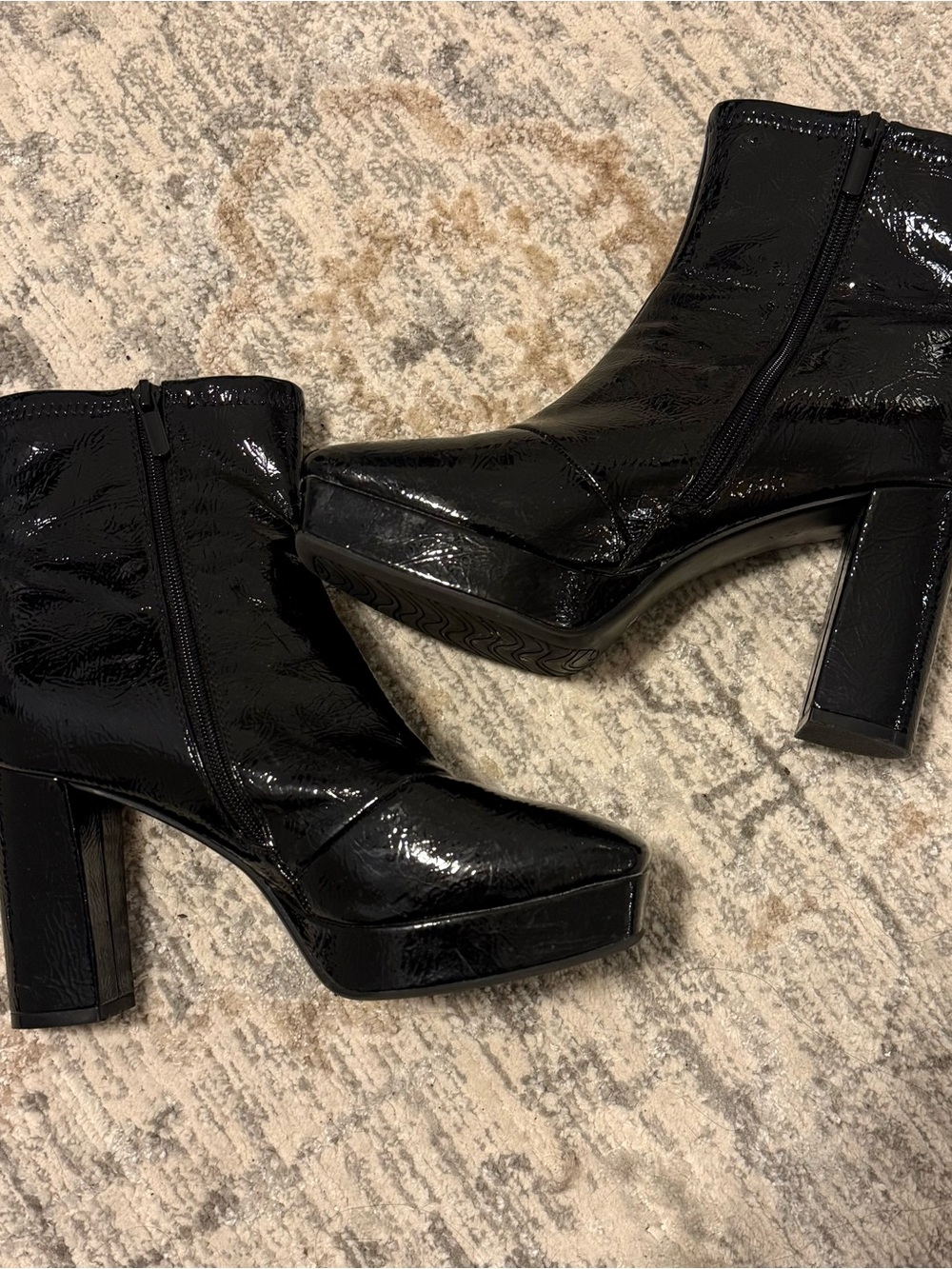 Impo Black Patent Ovaida Block Heel Platform 4” Ankle Boots Size 8 Goth Grunge